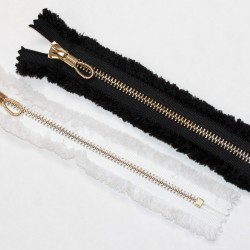 Metall lukk narmastega